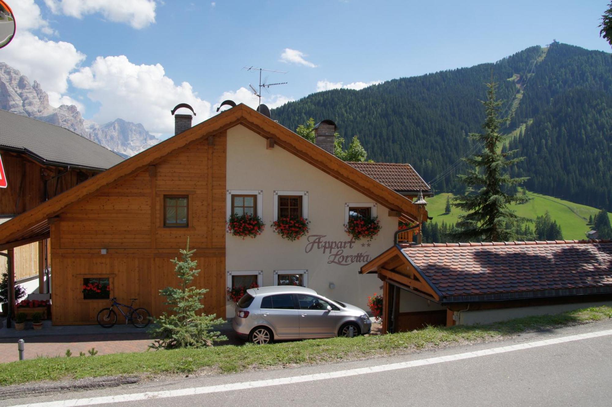 Appartamenti Loretta La Villa  Esterno foto